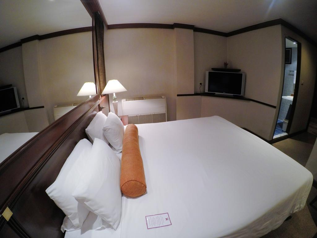City Lodge Bangkok होटल 3*